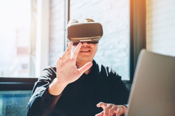 VR