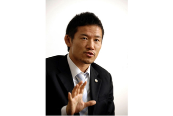 堀鉄平氏
