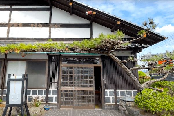 岡山県の元人気うどん店が空き店舗に!飲食店を経営したい方にお勧めの好立地&広々の駐車場付き